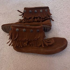 Minnetonka Double Fringe Side Zip Boot!
